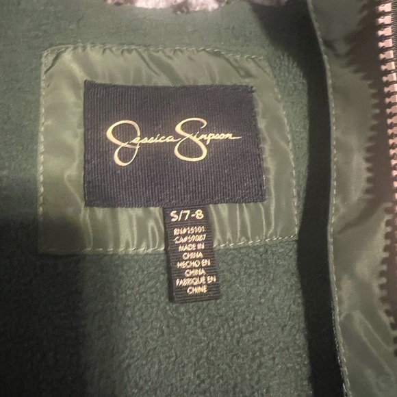 Green Jessica Simpson puffer coat- size 7/8 - Picture 3 of 10